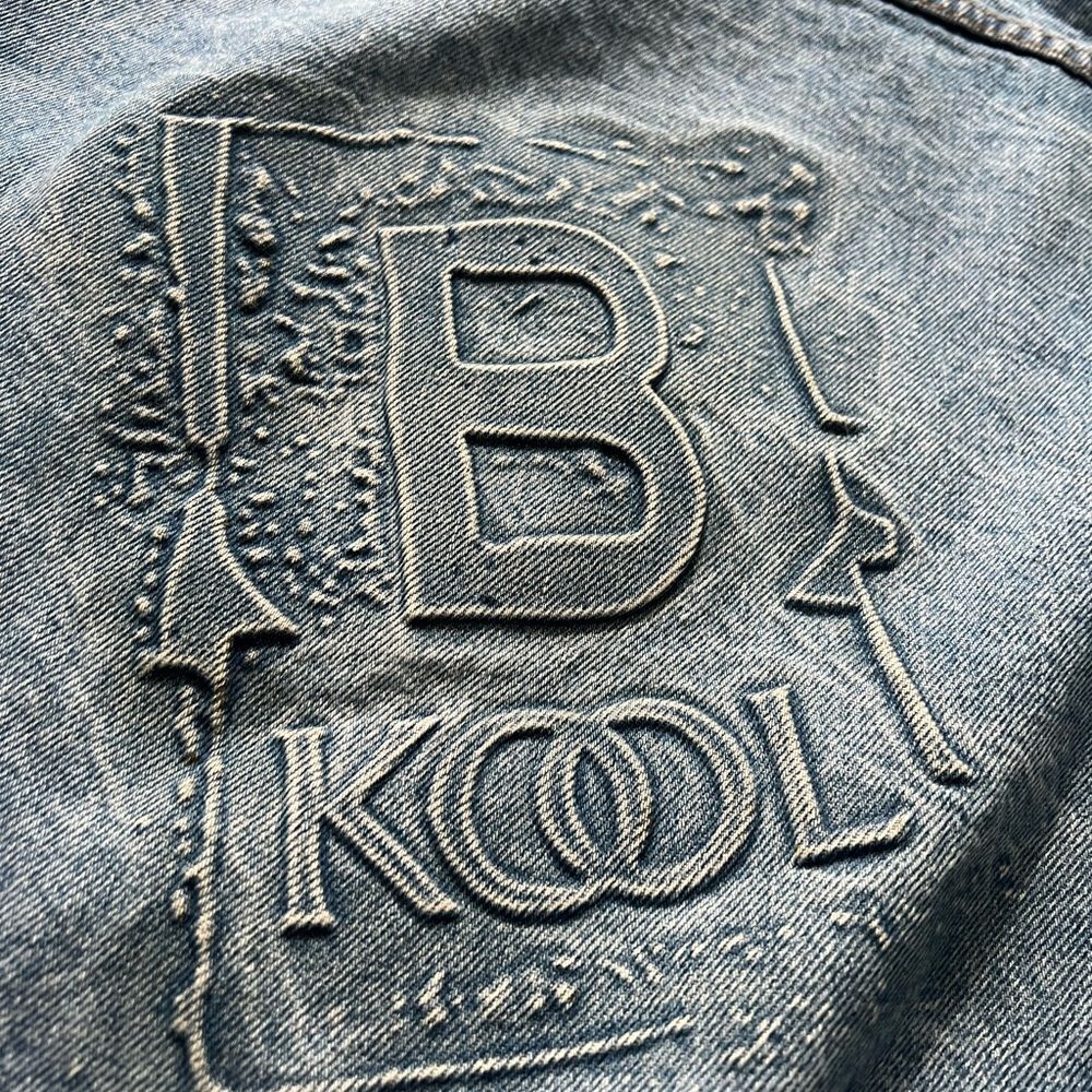 Vintage Made in the 🇺🇸 Men’s B Kool embossed cigarette  80’s Large Denim Jacket